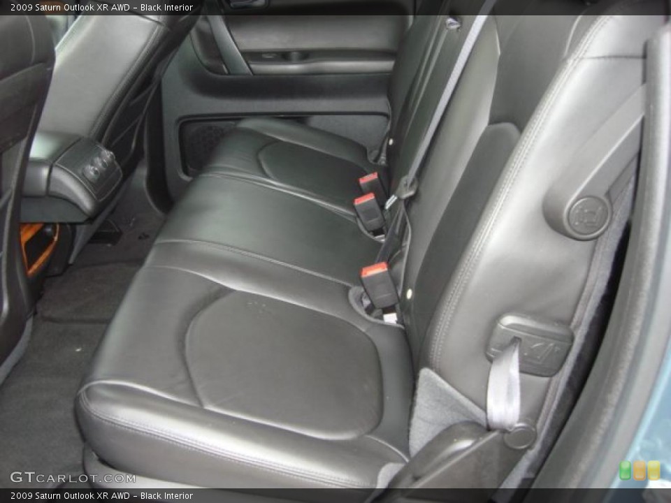 Black Interior Photo for the 2009 Saturn Outlook XR AWD #47839367