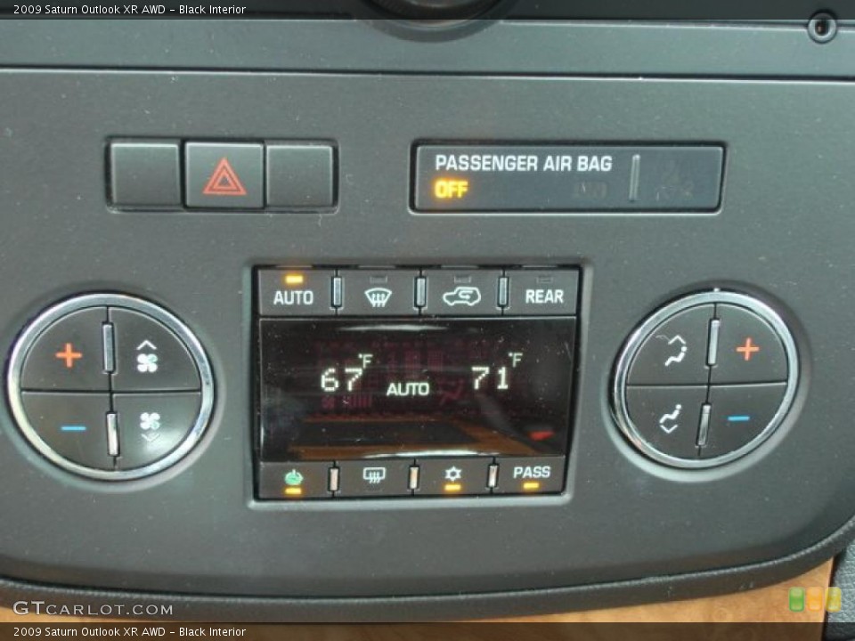Black Interior Controls for the 2009 Saturn Outlook XR AWD #47839448