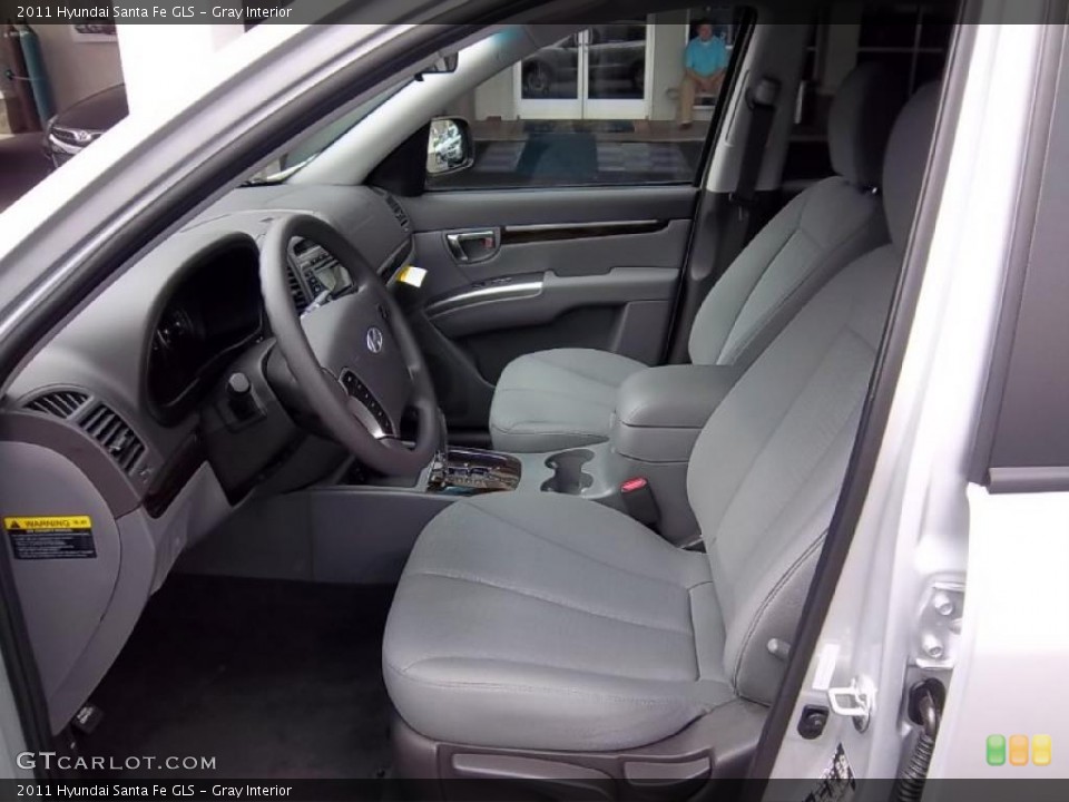 Gray Interior Photo for the 2011 Hyundai Santa Fe GLS #47840264