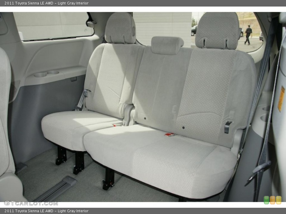 Light Gray Interior Photo for the 2011 Toyota Sienna LE AWD #47841053