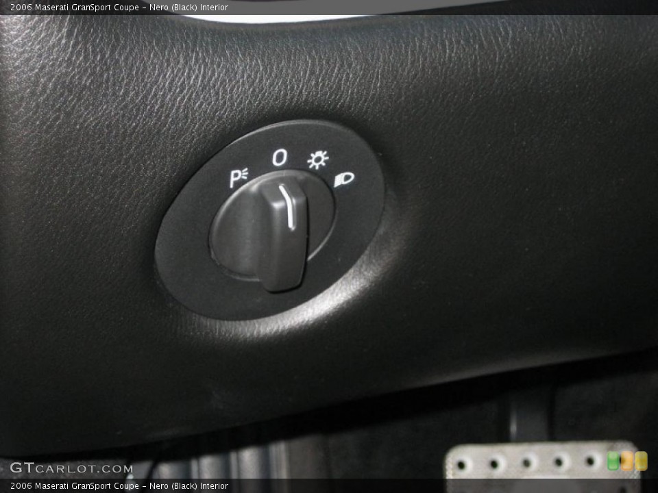Nero (Black) Interior Controls for the 2006 Maserati GranSport Coupe #47843024