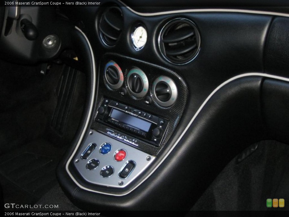 Nero (Black) Interior Controls for the 2006 Maserati GranSport Coupe #47843114