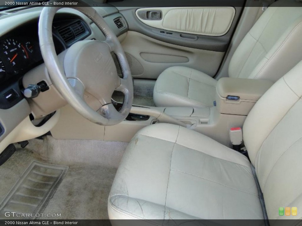 Blond Interior Photo for the 2000 Nissan Altima GLE #47847938