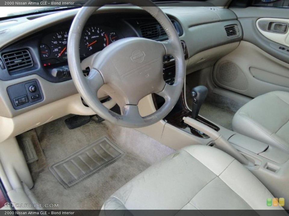 Blond Interior Photo for the 2000 Nissan Altima GLE #47847953