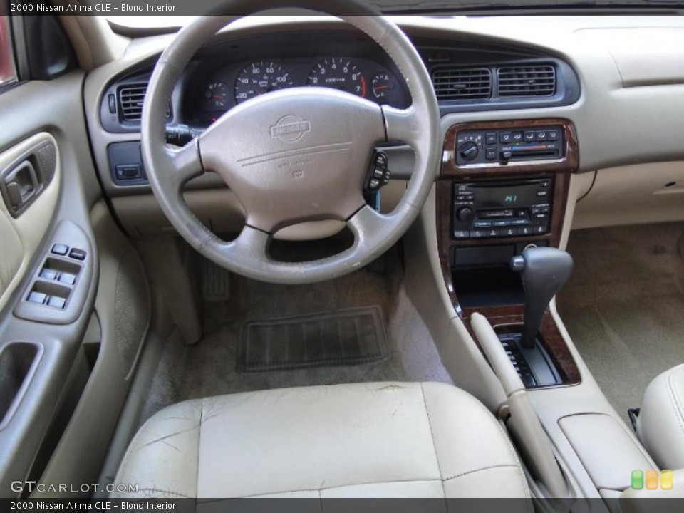 Blond Interior Dashboard for the 2000 Nissan Altima GLE #47848040