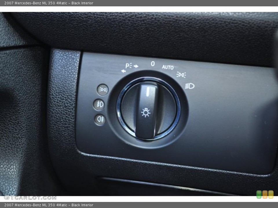 Black Interior Controls for the 2007 Mercedes-Benz ML 350 4Matic #47851478