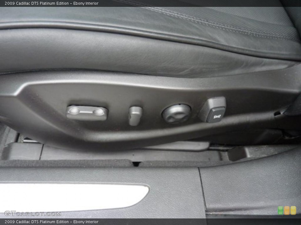 Ebony Interior Controls for the 2009 Cadillac DTS Platinum Edition #47854388