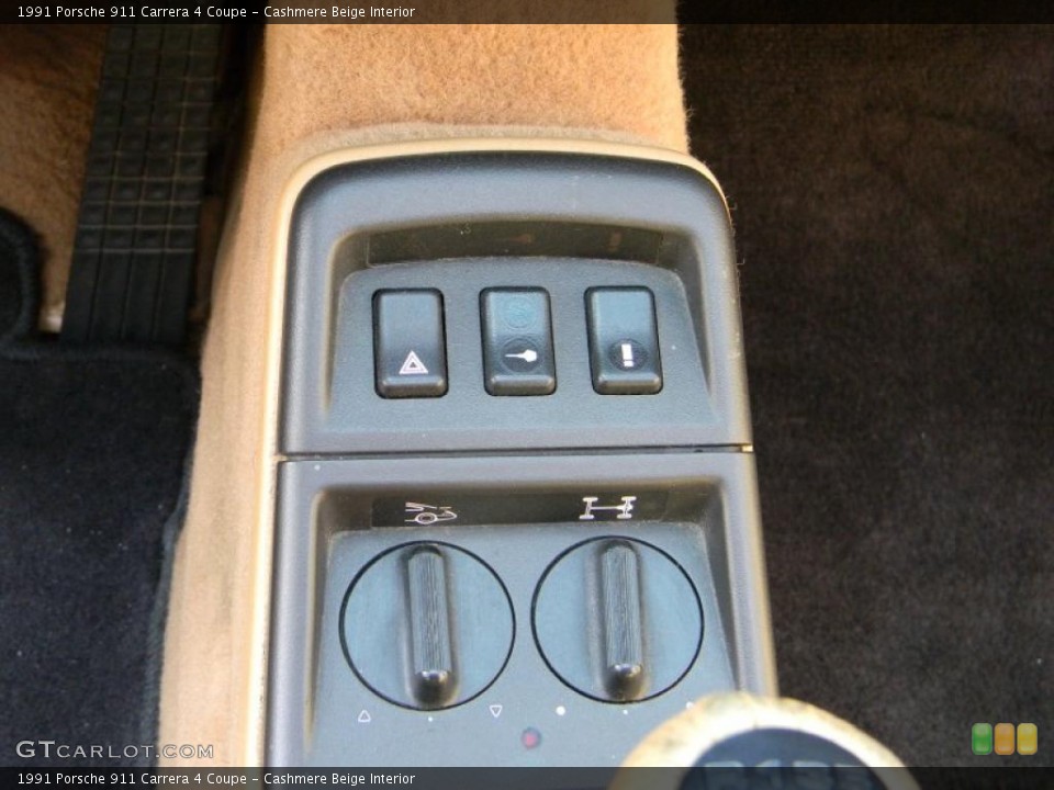 Cashmere Beige Interior Controls for the 1991 Porsche 911 Carrera 4 Coupe #47869583