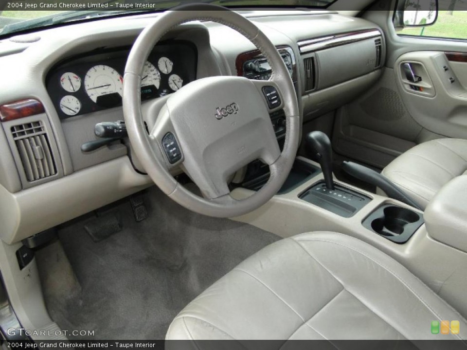 Taupe Interior Photo for the 2004 Jeep Grand Cherokee Limited #47876024
