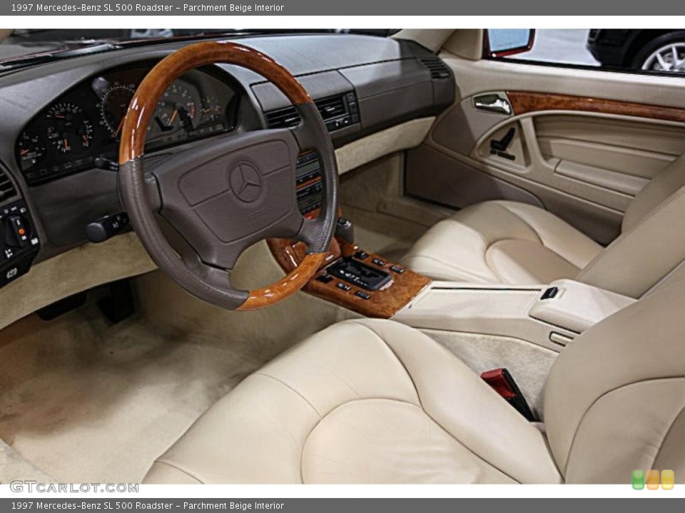 Parchment Beige Interior Photo for the 1997 Mercedes-Benz SL 500 Roadster #47878727