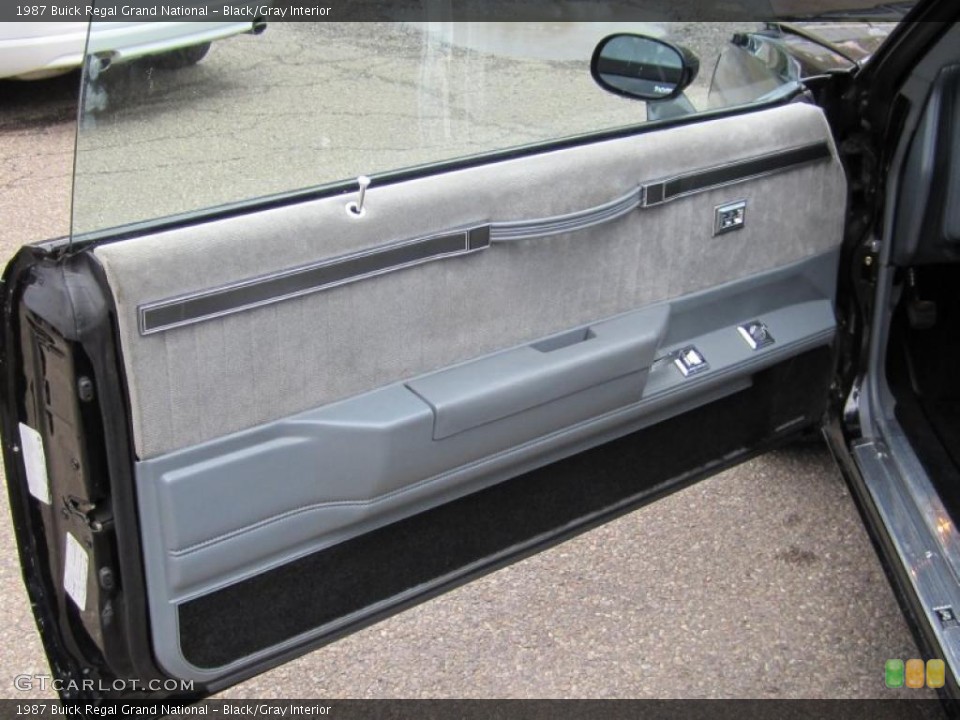 Black/Gray Interior Door Panel for the 1987 Buick Regal Grand National #47880050
