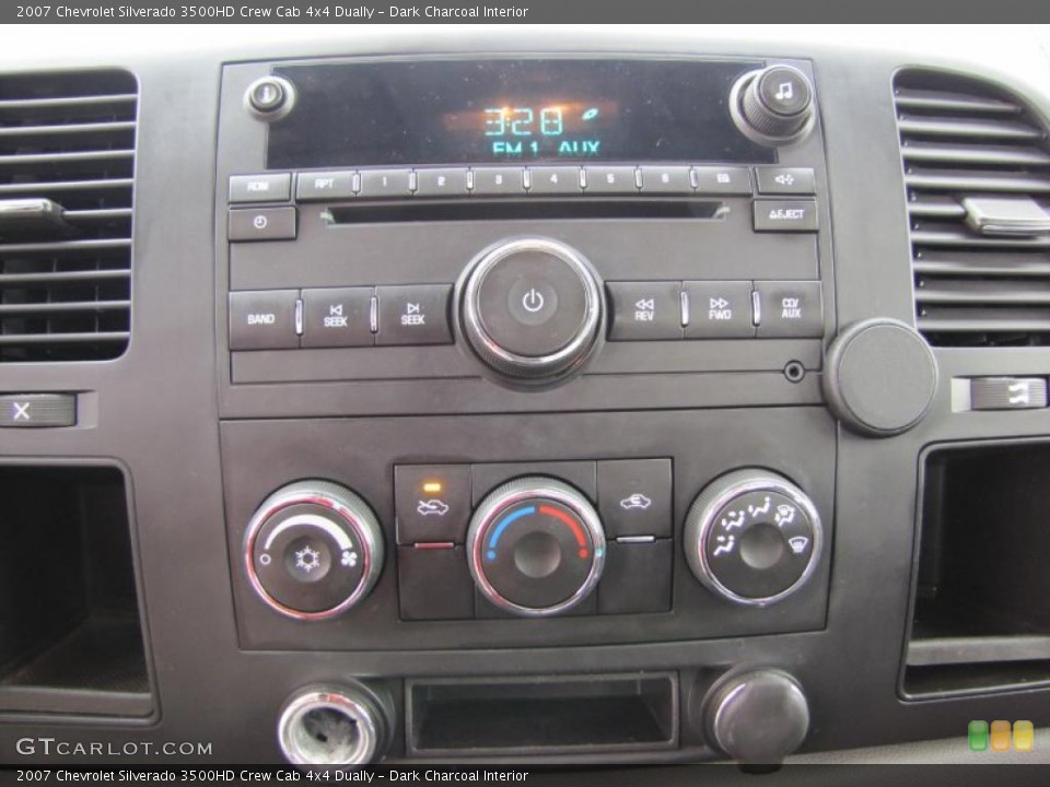 Dark Charcoal Interior Controls for the 2007 Chevrolet Silverado 3500HD Crew Cab 4x4 Dually #47881946