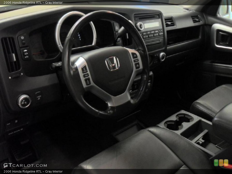 Gray Interior Photo for the 2006 Honda Ridgeline RTL #47900183