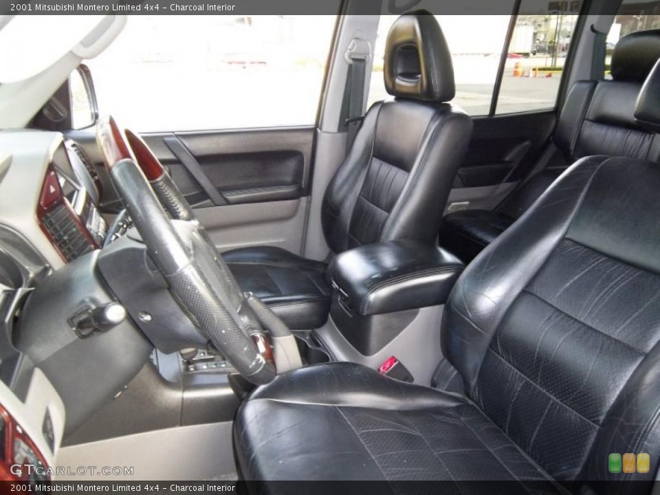 Charcoal Interior Photo for the 2001 Mitsubishi Montero Limited 4x4 #47902493