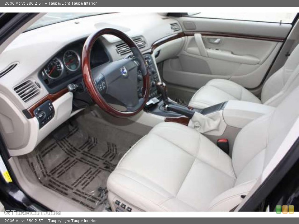 Taupe/Light Taupe Interior Photo for the 2006 Volvo S80 2.5T #47916336