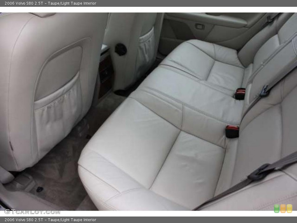 Taupe/Light Taupe Interior Photo for the 2006 Volvo S80 2.5T #47916372