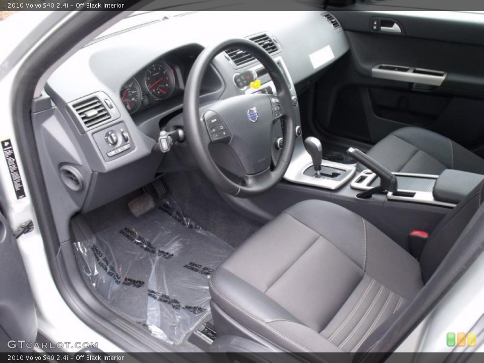 Off Black Interior Photo for the 2010 Volvo S40 2.4i #47923749