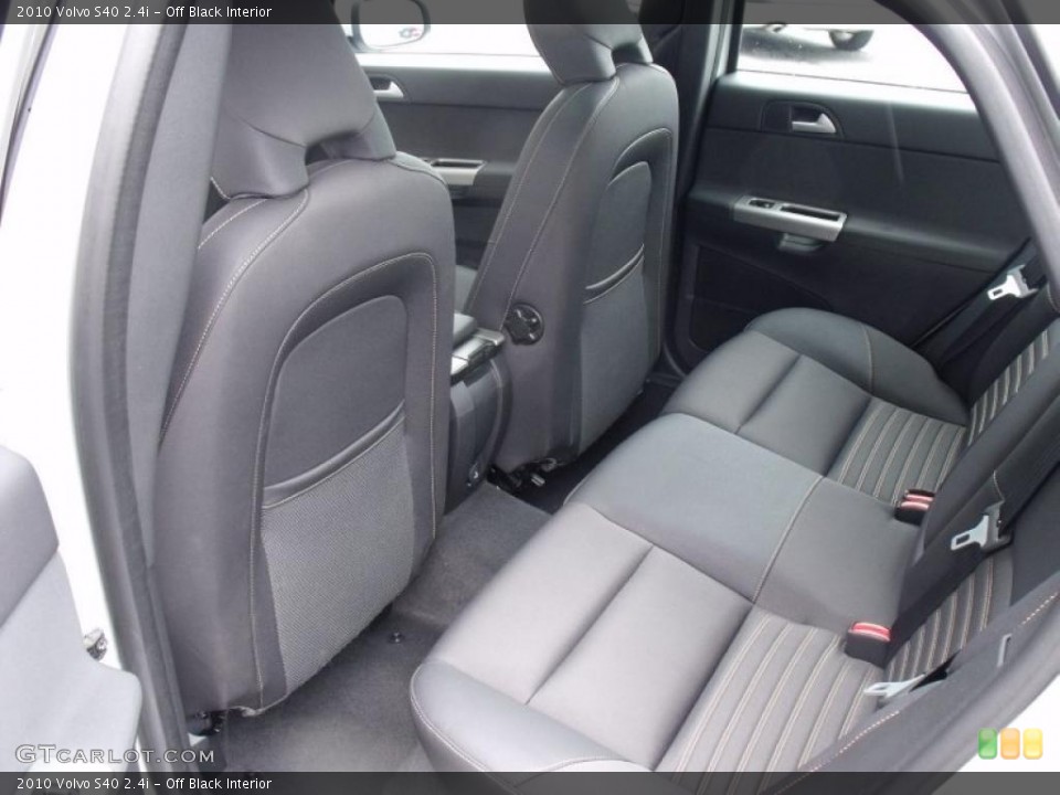 Off Black Interior Photo for the 2010 Volvo S40 2.4i #47923764
