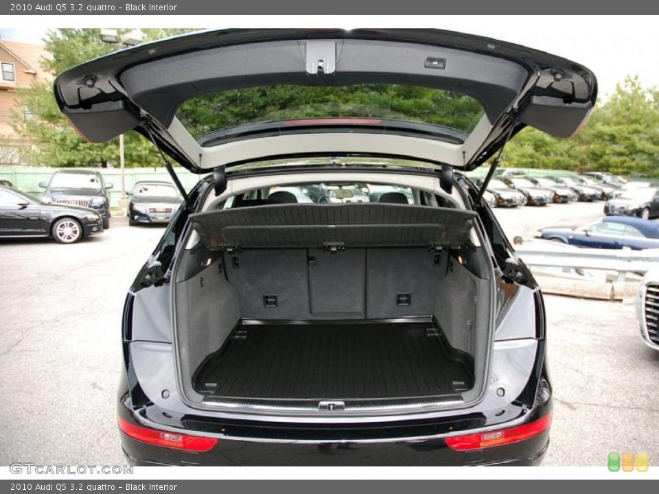 Black Interior Trunk for the 2010 Audi Q5 3.2 quattro #47935665