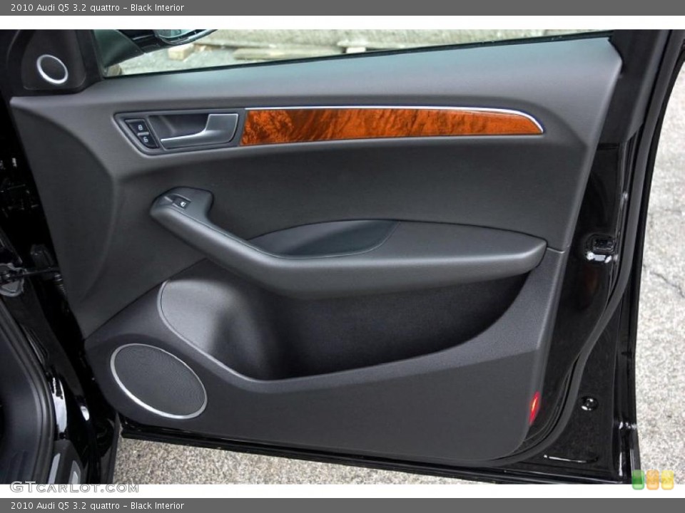 Black Interior Door Panel for the 2010 Audi Q5 3.2 quattro #47935797