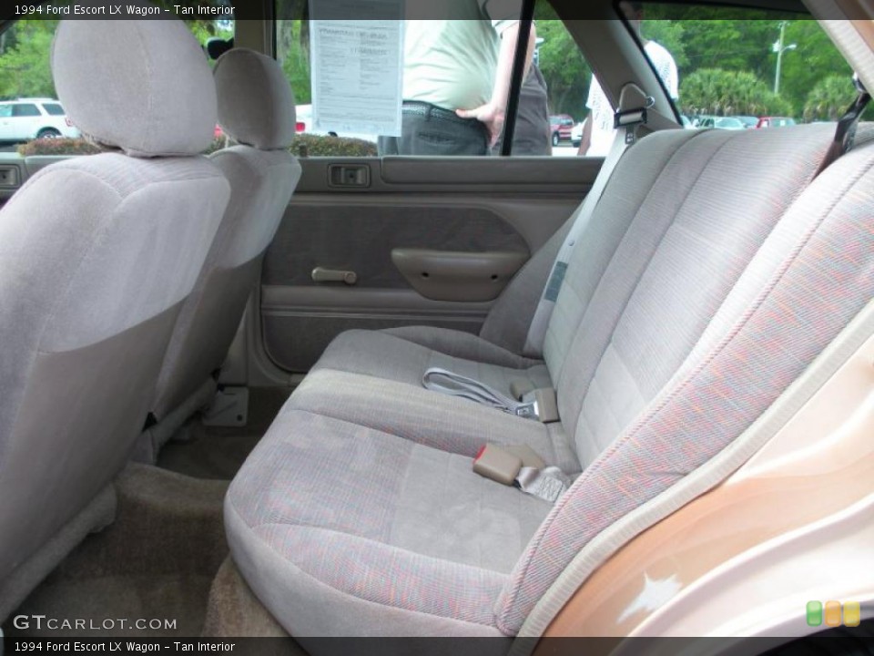 Tan Interior Photo for the 1994 Ford Escort LX Wagon #47941581