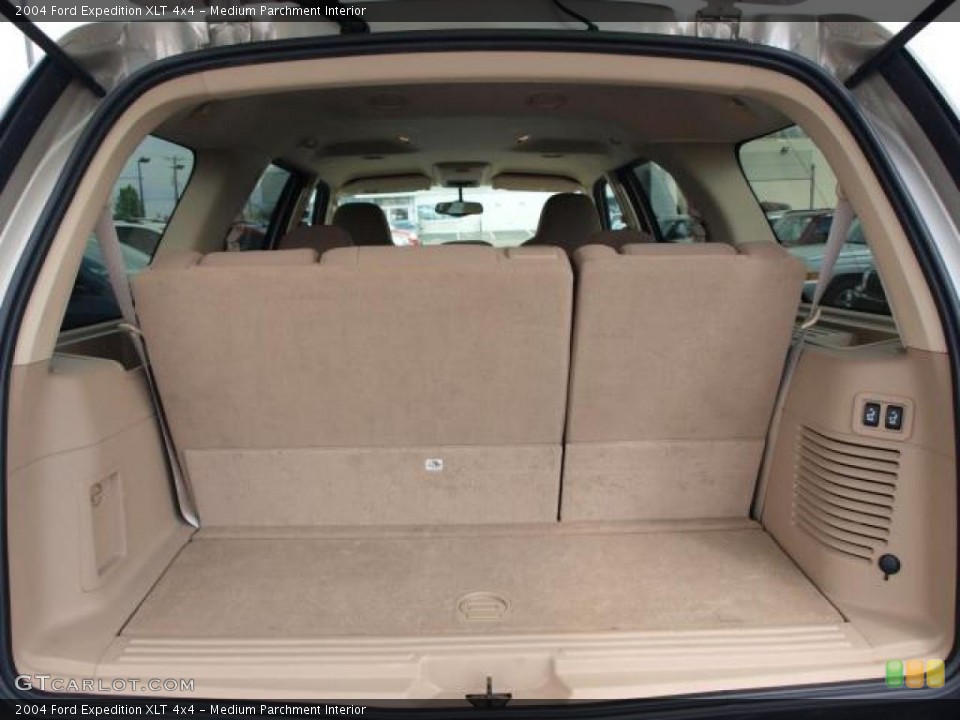 Medium Parchment Interior Trunk for the 2004 Ford Expedition XLT 4x4 #47941827