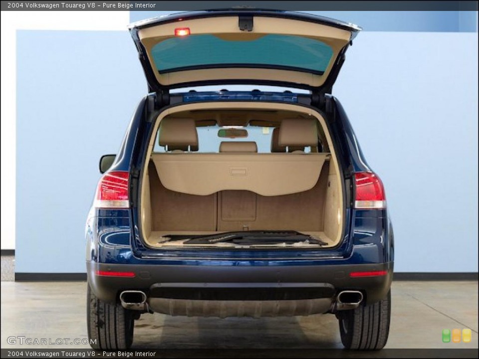 Pure Beige Interior Trunk for the 2004 Volkswagen Touareg V8 #47962746