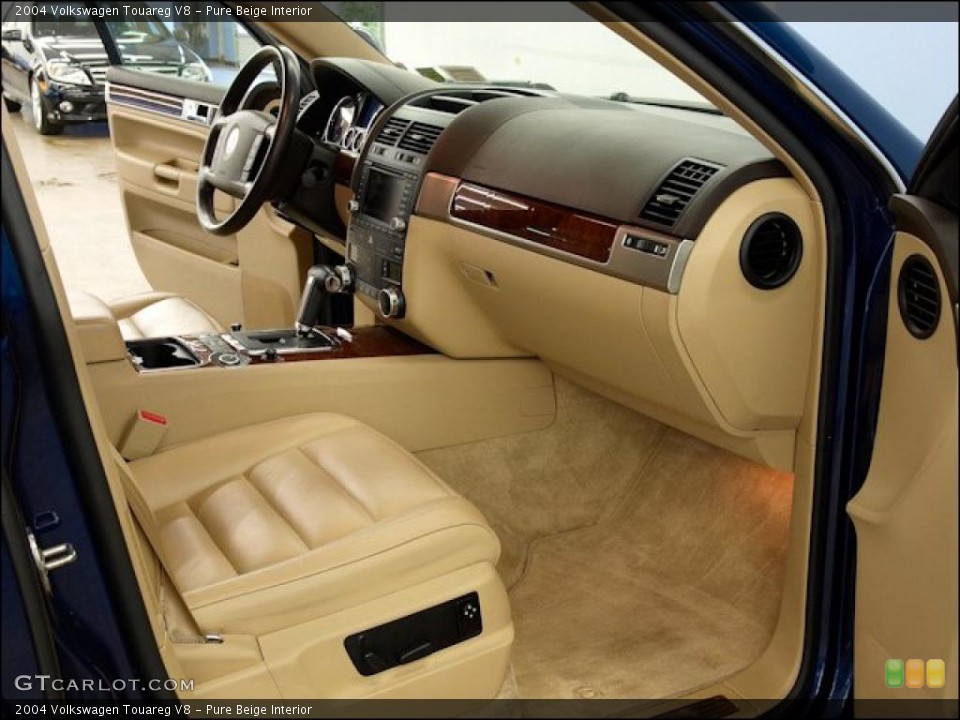 Pure Beige Interior Photo for the 2004 Volkswagen Touareg V8 #47962815