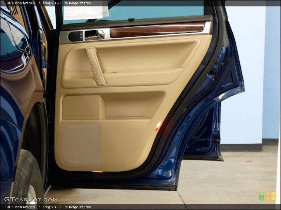 Pure Beige Interior Door Panel for the 2004 Volkswagen Touareg V8 #47962824