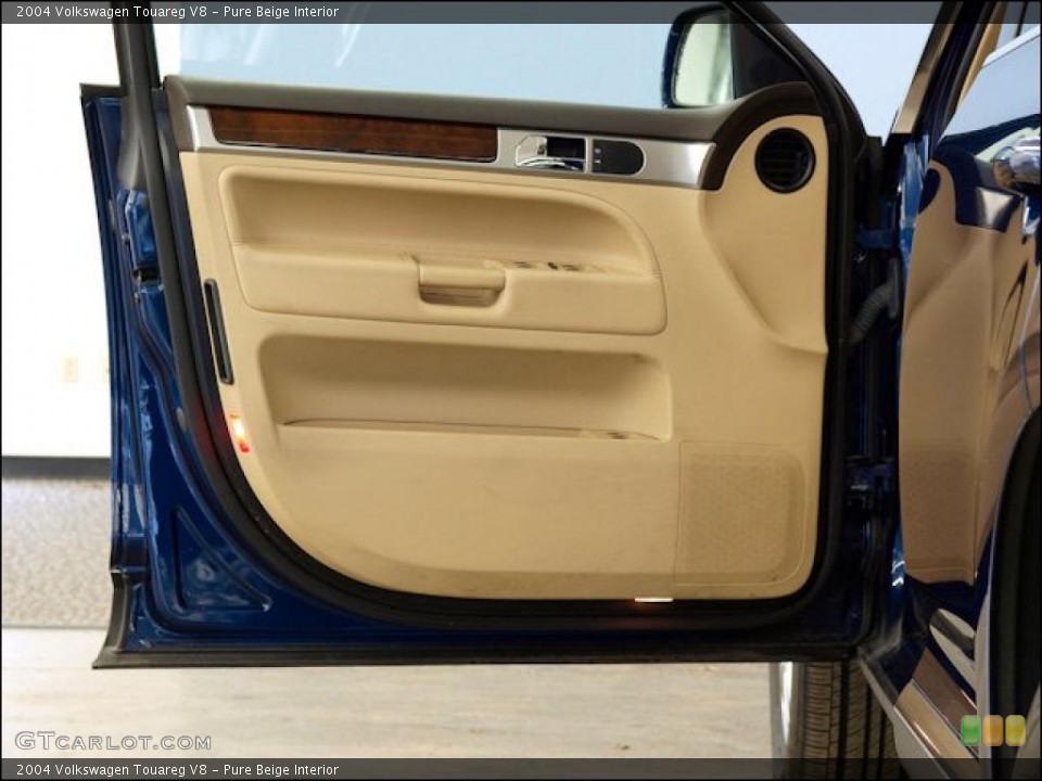 Pure Beige Interior Door Panel for the 2004 Volkswagen Touareg V8 #47962833