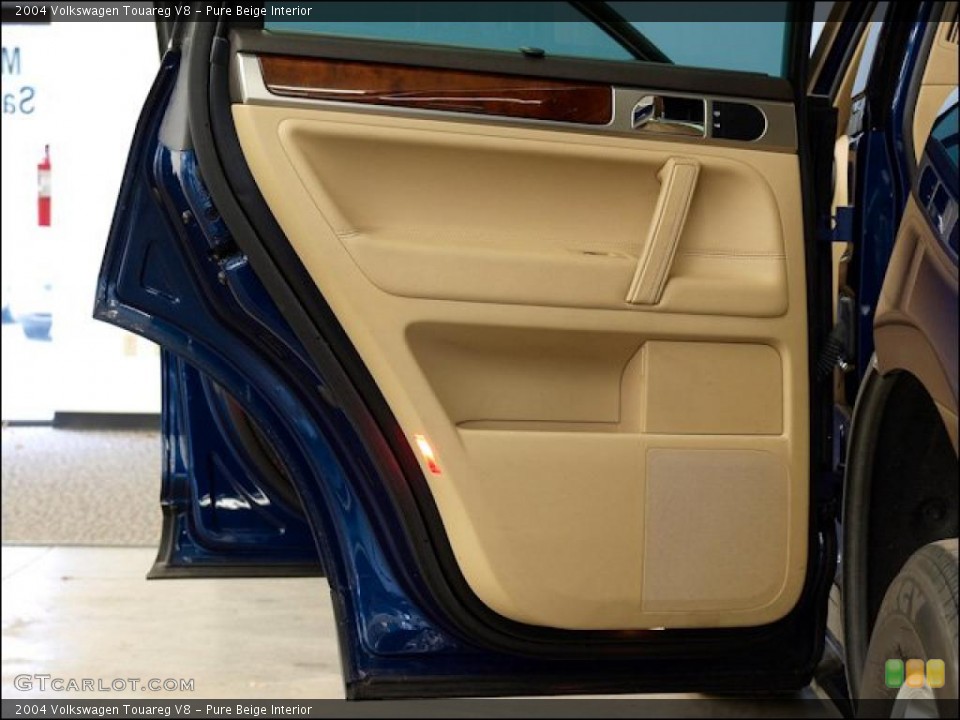 Pure Beige Interior Door Panel for the 2004 Volkswagen Touareg V8 #47962836