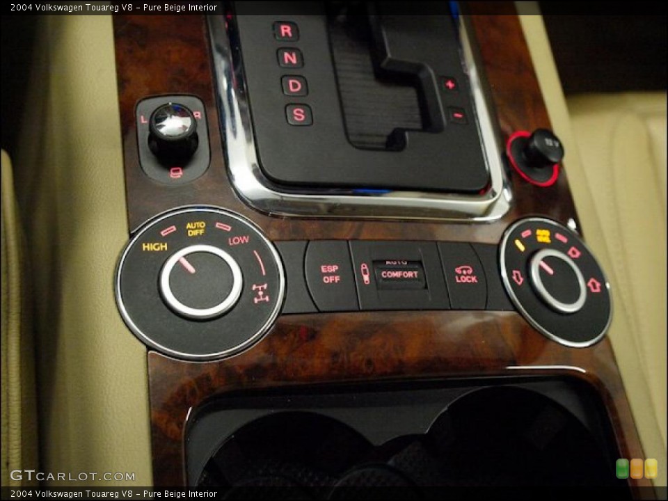 Pure Beige Interior Controls for the 2004 Volkswagen Touareg V8 #47962848