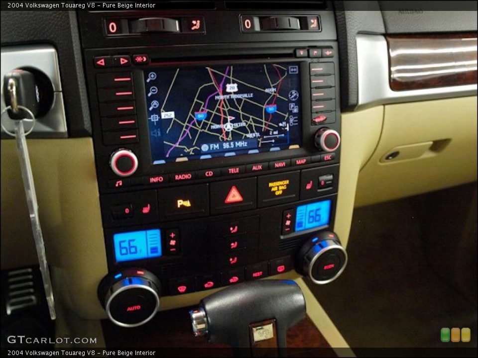 Pure Beige Interior Navigation for the 2004 Volkswagen Touareg V8 #47962851