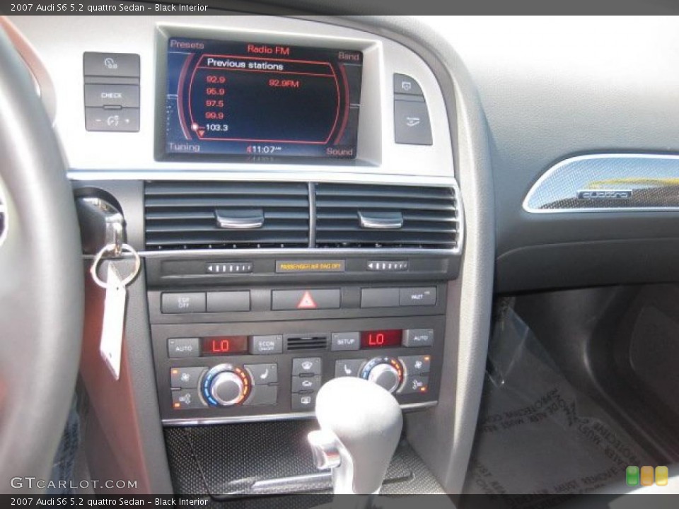 Black Interior Controls for the 2007 Audi S6 5.2 quattro Sedan #47967122