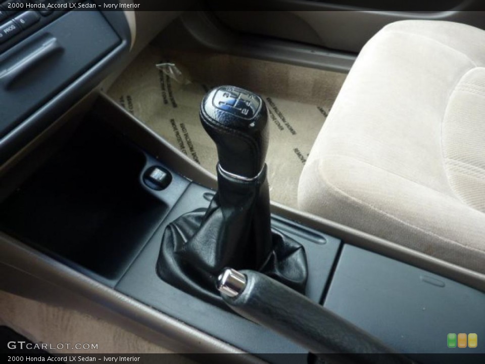 Ivory Interior Transmission for the 2000 Honda Accord LX Sedan #47974055