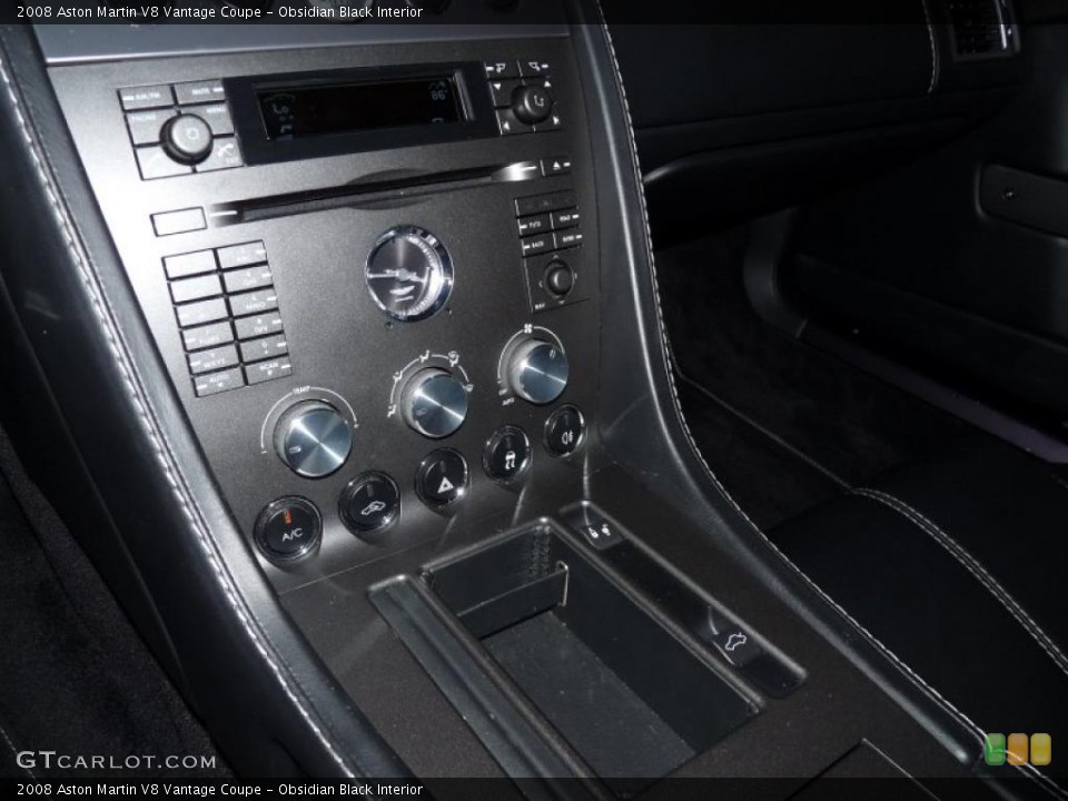 Obsidian Black Interior Controls for the 2008 Aston Martin V8 Vantage Coupe #47976980