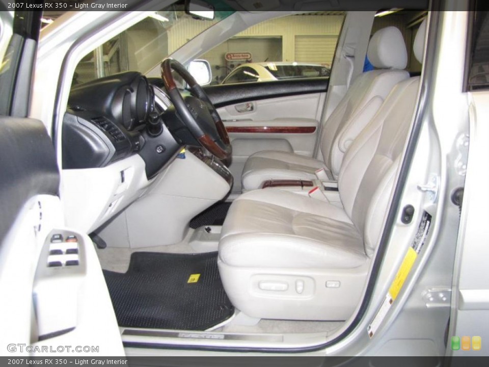 Light Gray Interior Photo for the 2007 Lexus RX 350 #47982803