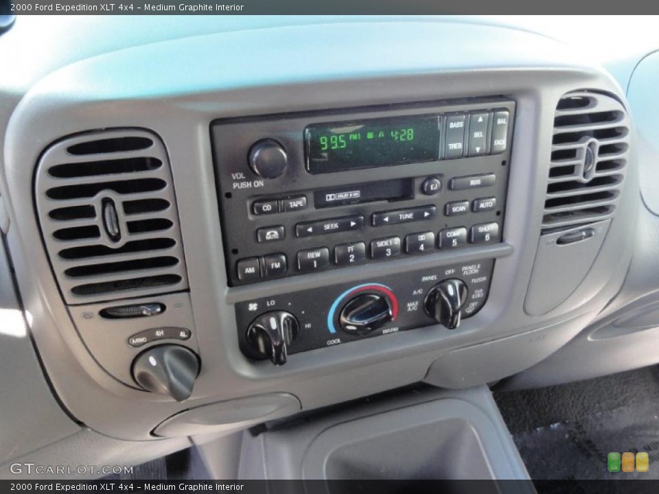 Medium Graphite Interior Controls for the 2000 Ford Expedition XLT 4x4 #47983904