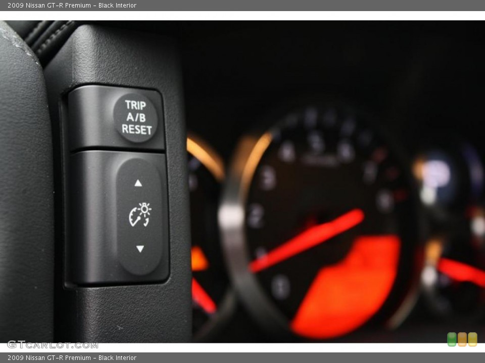Black Interior Controls for the 2009 Nissan GT-R Premium #47984879