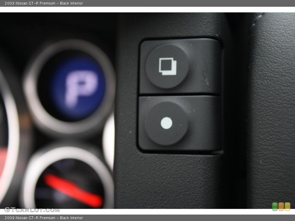 Black Interior Controls for the 2009 Nissan GT-R Premium #47984930