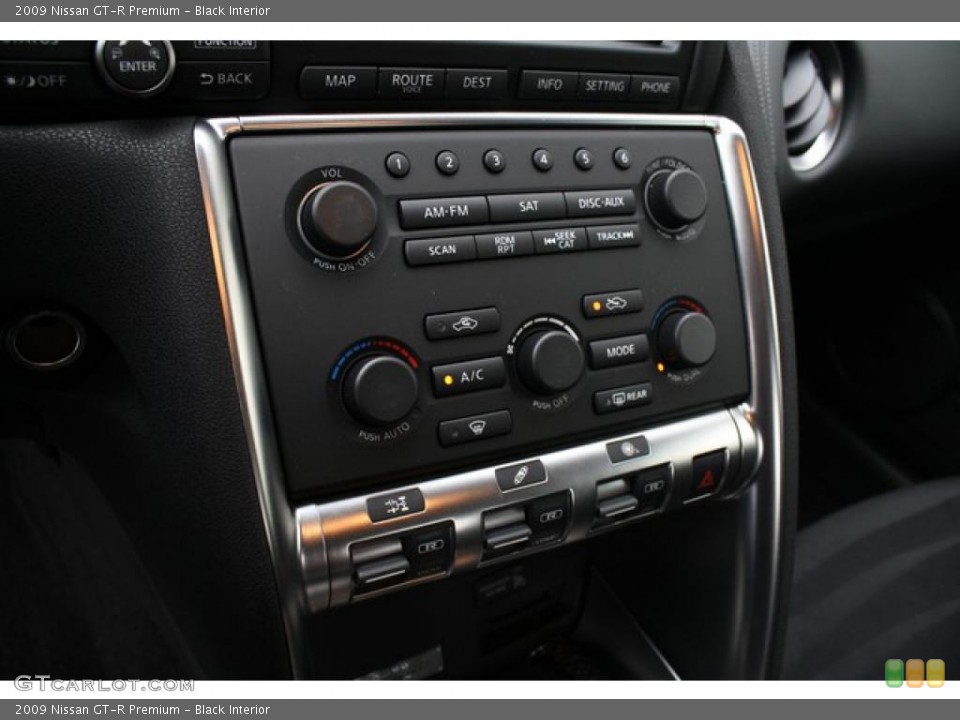 Black Interior Controls for the 2009 Nissan GT-R Premium #47985002