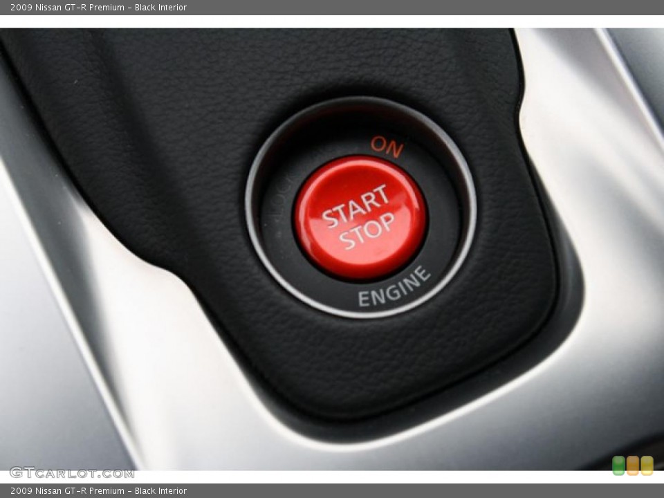 Black Interior Controls for the 2009 Nissan GT-R Premium #47985059