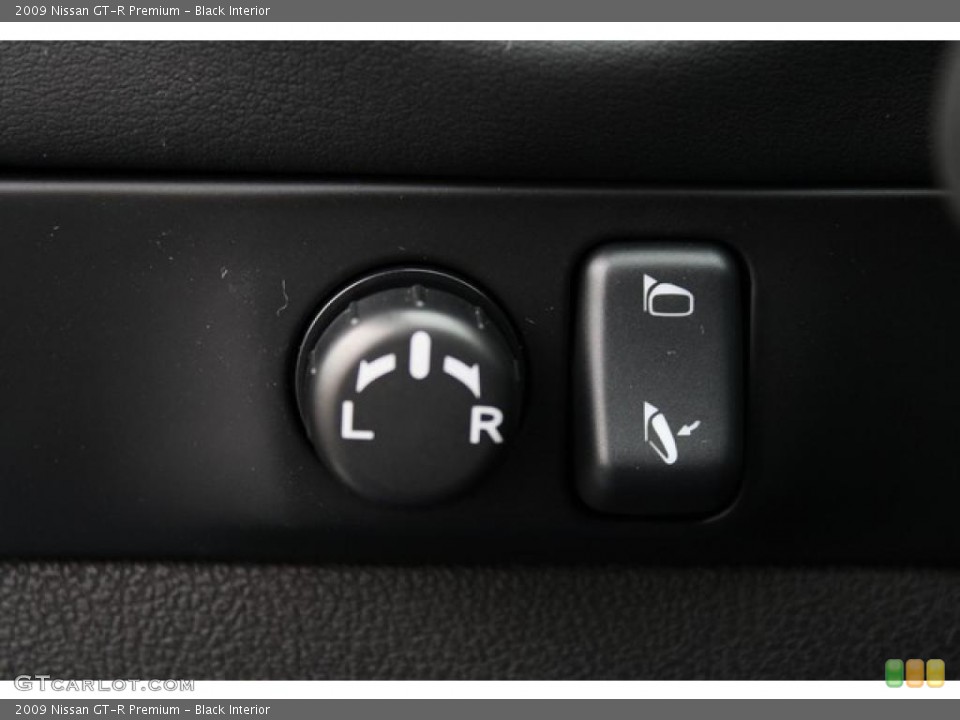 Black Interior Controls for the 2009 Nissan GT-R Premium #47985131
