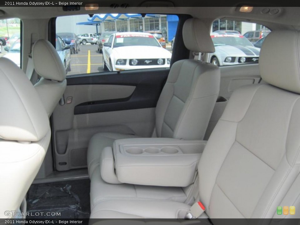 Beige Interior Photo for the 2011 Honda Odyssey EX-L #48004953