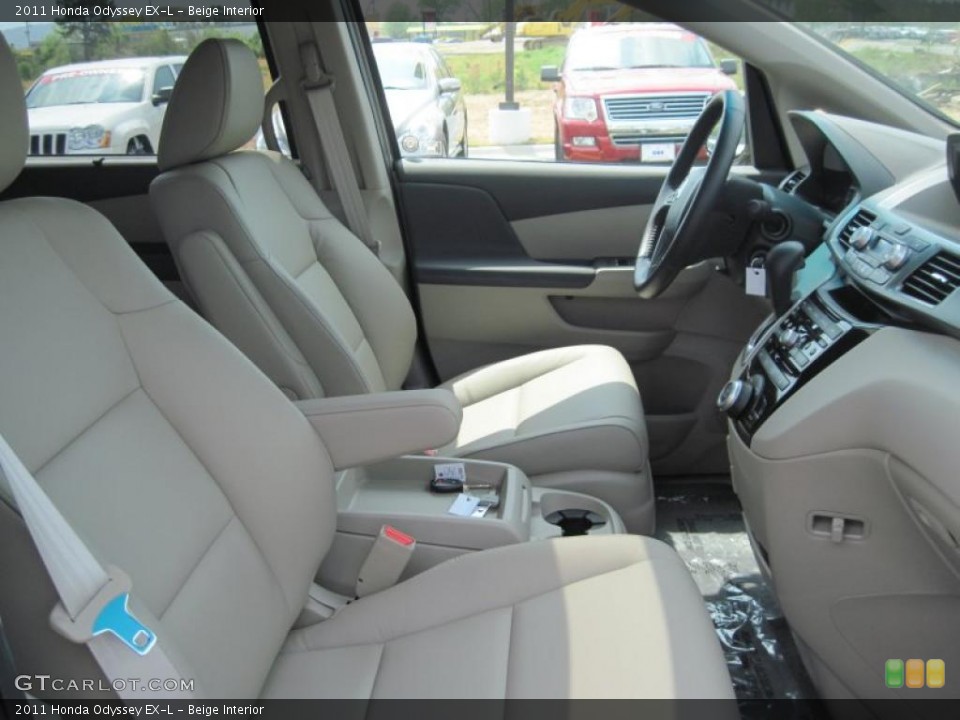 Beige Interior Photo for the 2011 Honda Odyssey EX-L #48005052