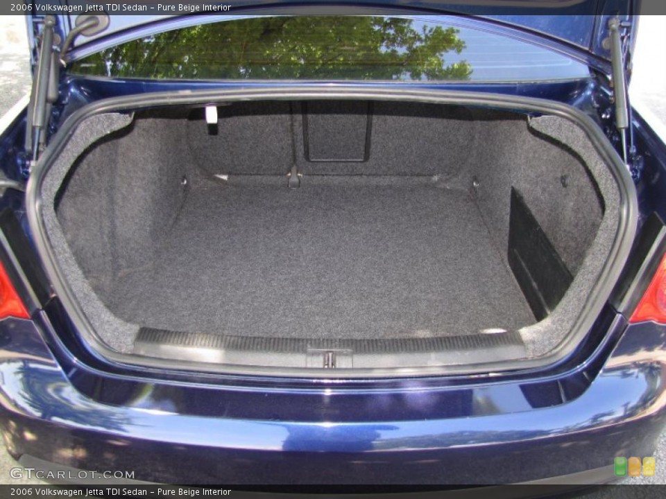 Pure Beige Interior Trunk for the 2006 Volkswagen Jetta TDI Sedan #48011131