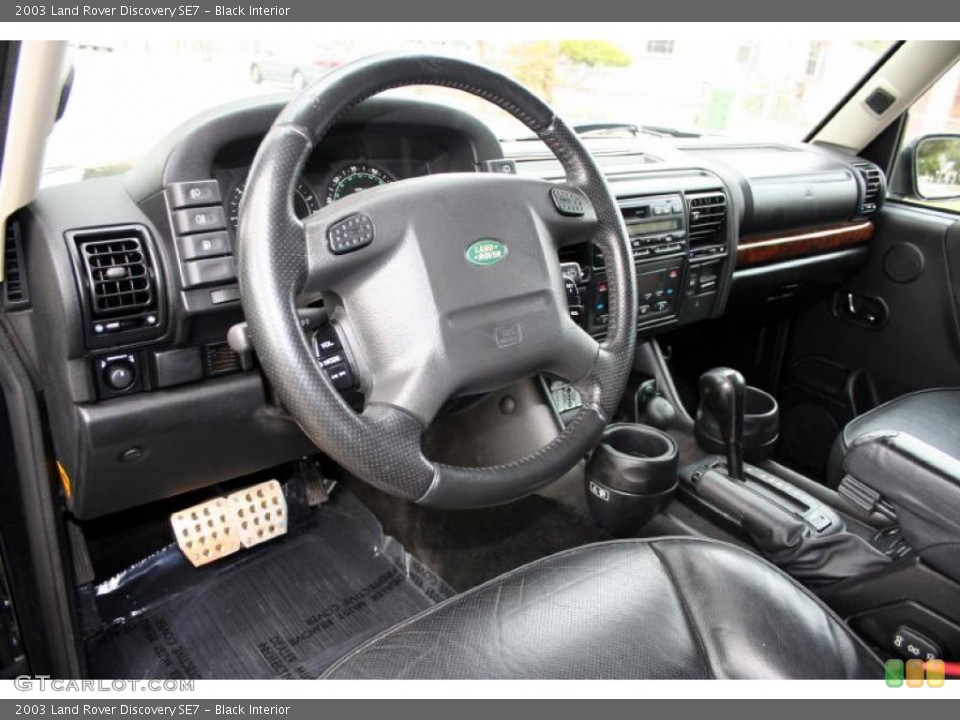 Black Interior Photo for the 2003 Land Rover Discovery SE7 #48013159