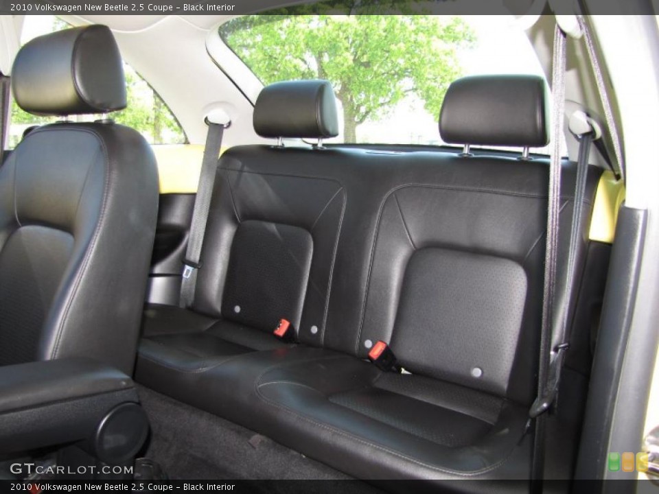 Black Interior Photo for the 2010 Volkswagen New Beetle 2.5 Coupe #48013369