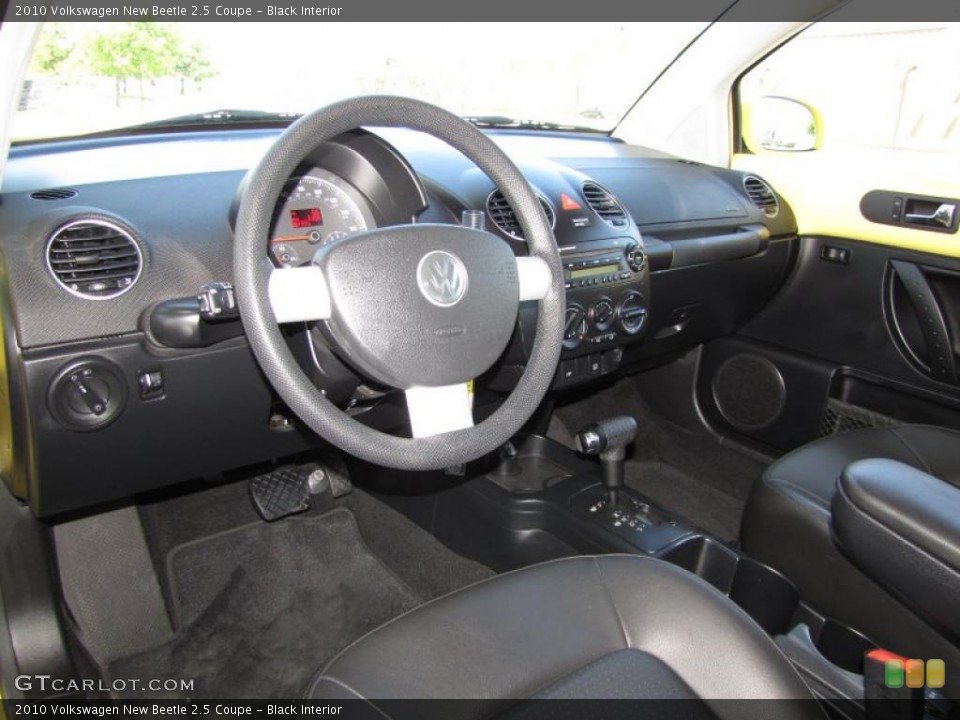 Black Interior Photo for the 2010 Volkswagen New Beetle 2.5 Coupe #48013390
