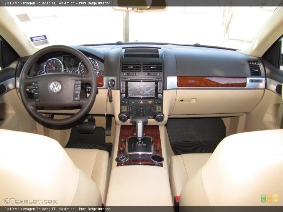 Pure Beige Interior Dashboard for the 2010 Volkswagen Touareg TDI 4XMotion #48015412